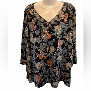 NWOT Susan Graver 2x Beaded Shoulders V-neck long sleeve black floral 30” tunic